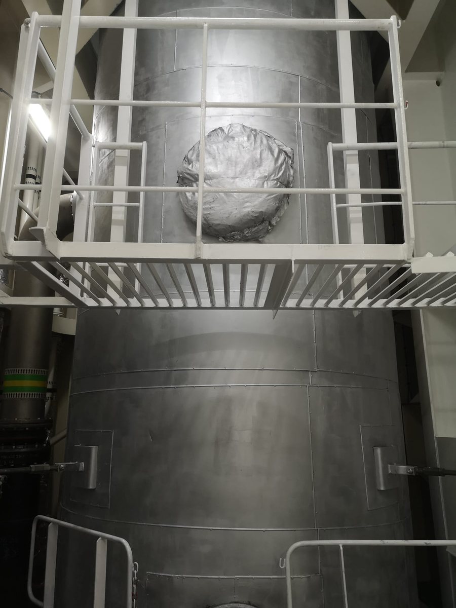 Apparecchiatura industriale di grandi dimensioni